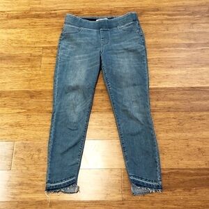 Old Navy medium wash raw hem ankle denim jeggings